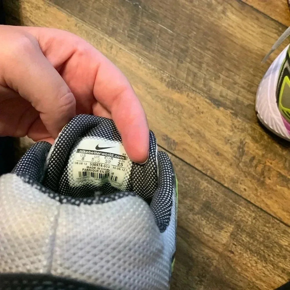 Nike Structure 16 Womens 8 Running Shoe Grey Purple Neon Yellow Preowned‎ - Picture 6 of 9